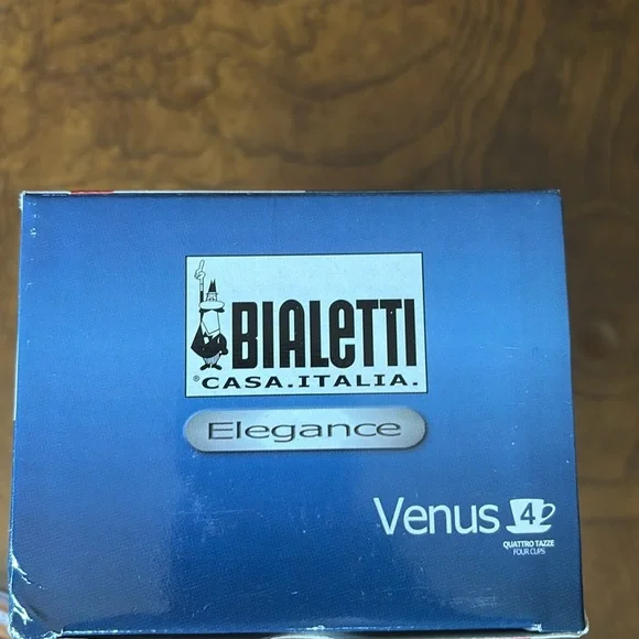 Bialetti Casa Italia Venus 4-Cup Stove Top Espresso Maker - Picture 5 of 10